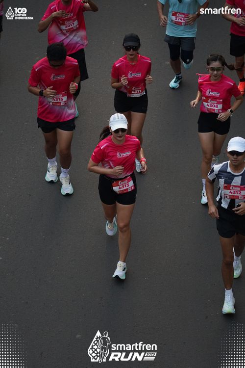 Race photo from Smartfren Run 2025 