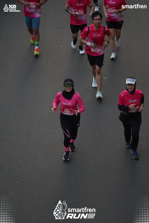 Race photo from Smartfren Run 2025 