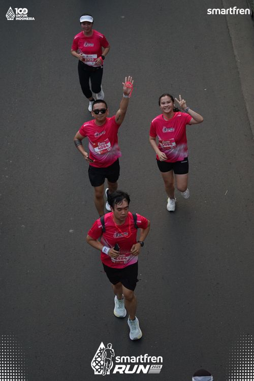 Race photo from Smartfren Run 2025 