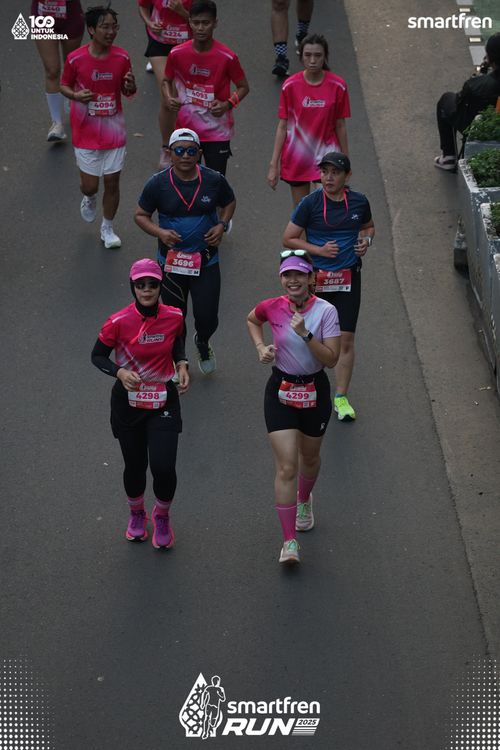 Race photo from Smartfren Run 2025 
