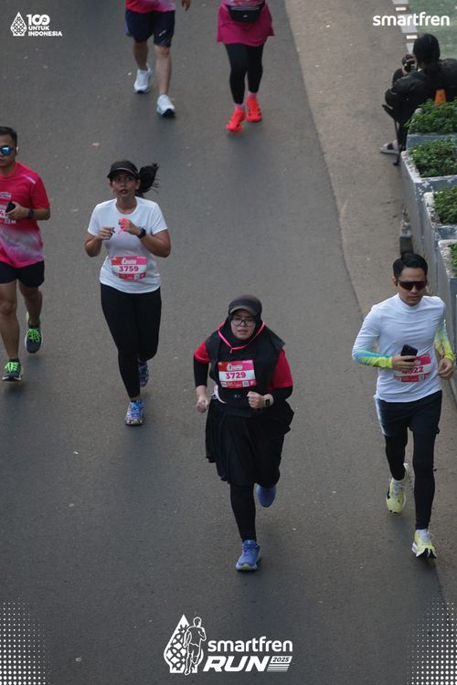 Race photo from Smartfren Run 2025 