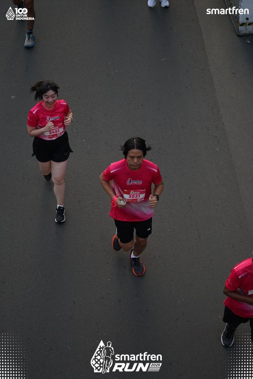 Race photo from Smartfren Run 2025 