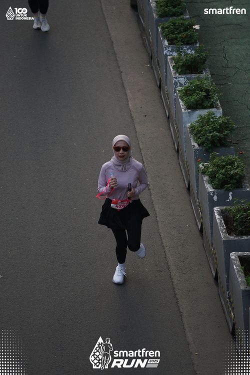 Race photo from Smartfren Run 2025 
