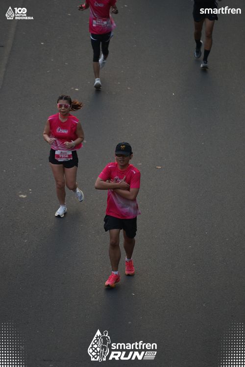 Race photo from Smartfren Run 2025 