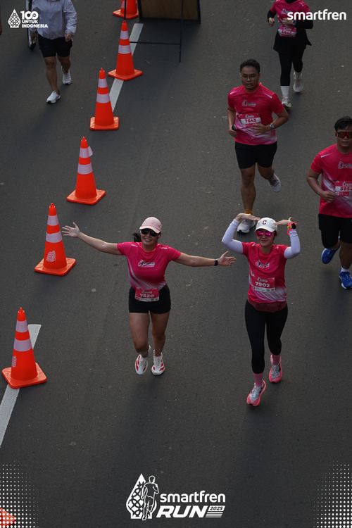 Race photo from Smartfren Run 2025 