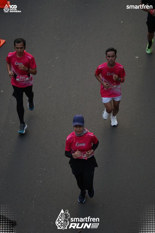 Race photo from Smartfren Run 2025 