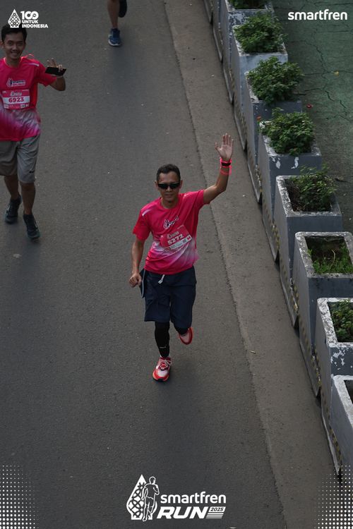 Race photo from Smartfren Run 2025 