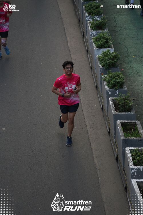 Race photo from Smartfren Run 2025 