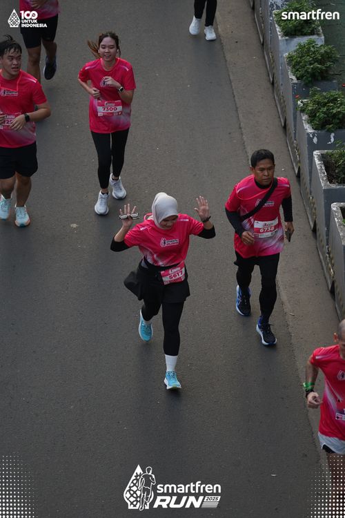 Race photo from Smartfren Run 2025 