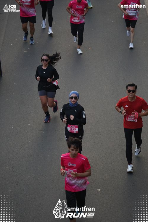Race photo from Smartfren Run 2025 