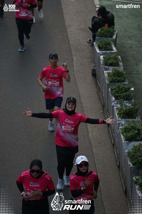 Race photo from Smartfren Run 2025 