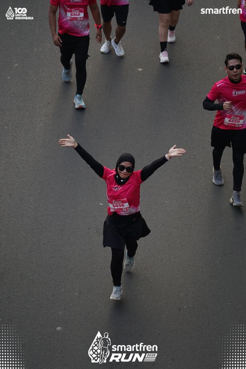 Race photo from Smartfren Run 2025 