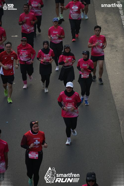 Race photo from Smartfren Run 2025 