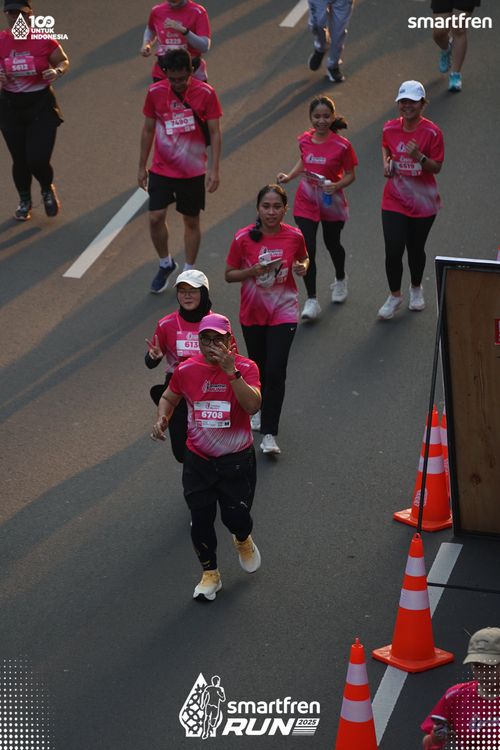 Race photo from Smartfren Run 2025 