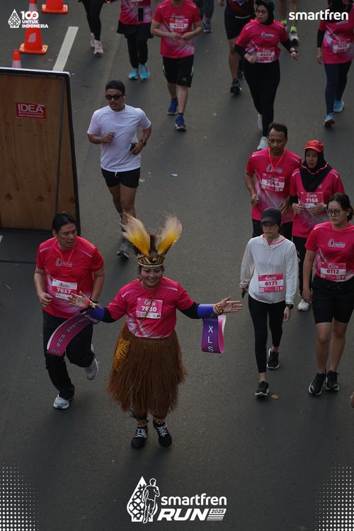 Race photo from Smartfren Run 2025 