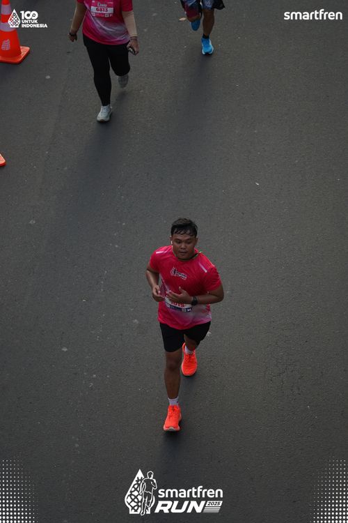 Race photo from Smartfren Run 2025 