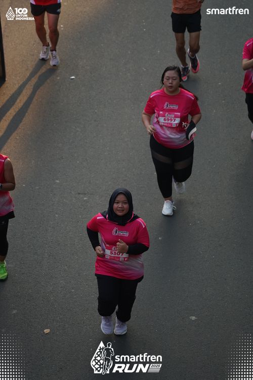 Race photo from Smartfren Run 2025 
