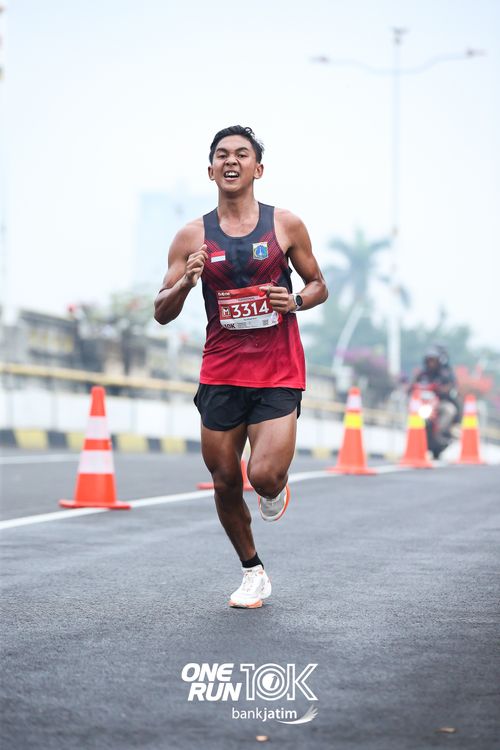 Race photo from ONE RUN 10 K