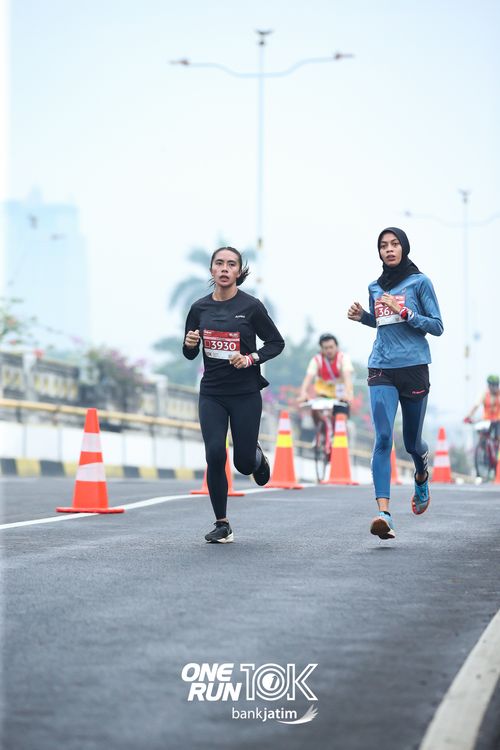 Race photo from ONE RUN 10 K