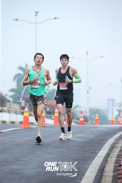 Race photo from ONE RUN 10 K