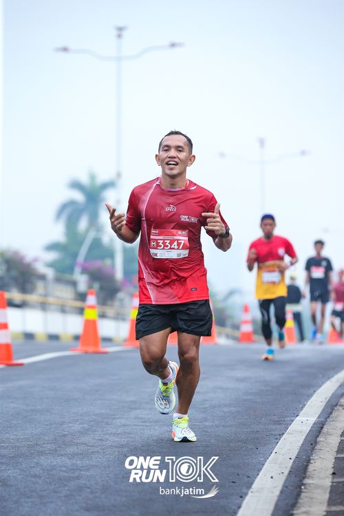 Race photo from ONE RUN 10 K