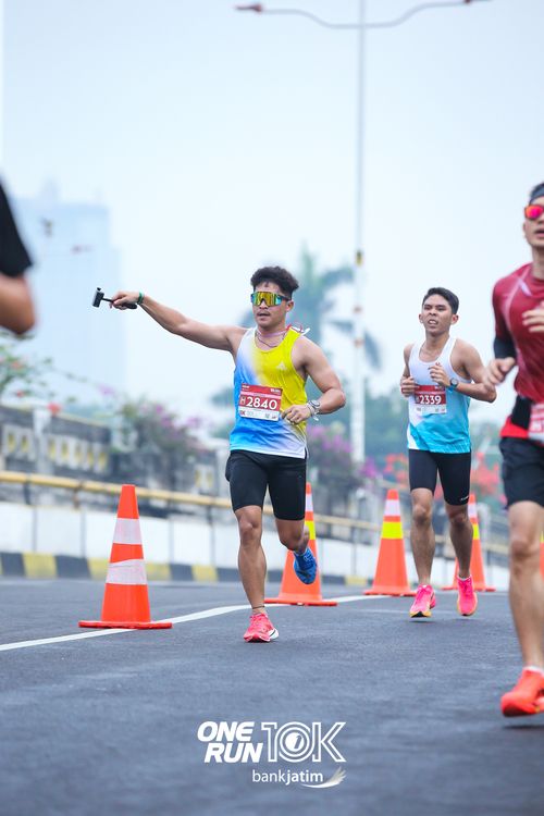 Race photo from ONE RUN 10 K