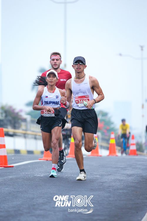 Race photo from ONE RUN 10 K