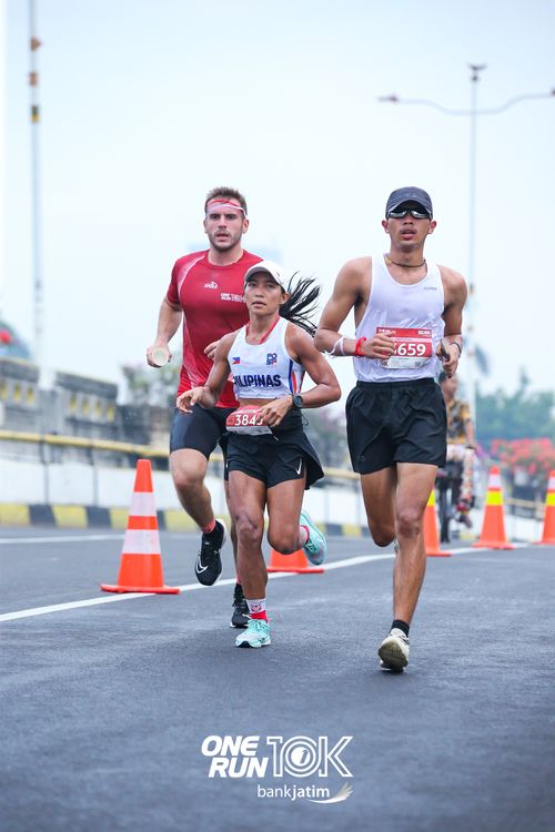 Race photo from ONE RUN 10 K