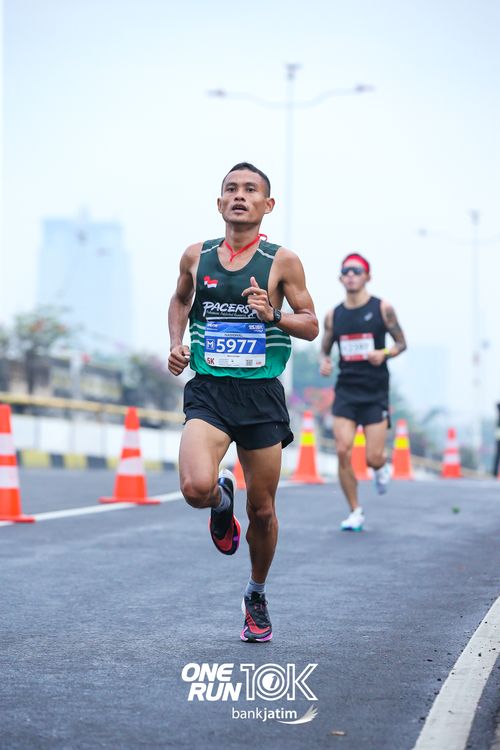 Race photo from ONE RUN 10 K