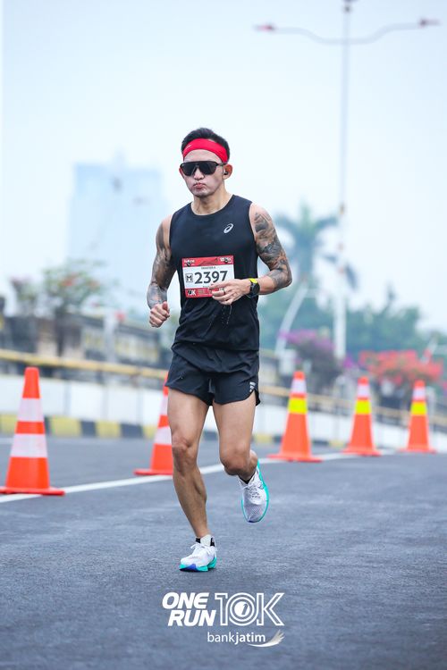 Race photo from ONE RUN 10 K