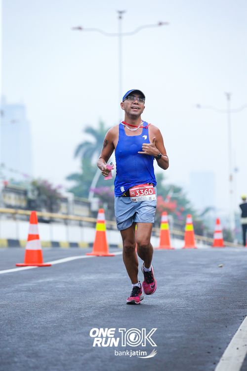 Race photo from ONE RUN 10 K