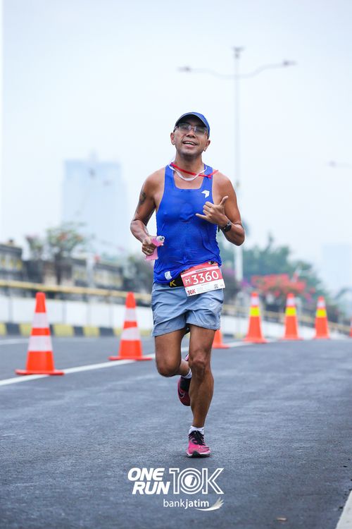 Race photo from ONE RUN 10 K