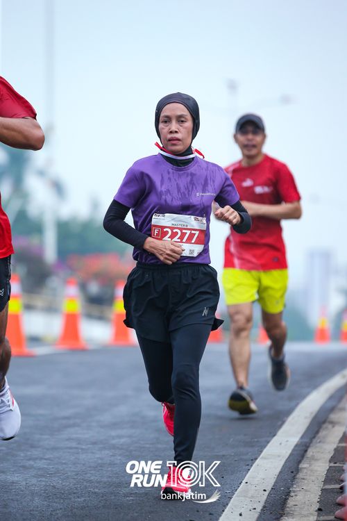 Race photo from ONE RUN 10 K
