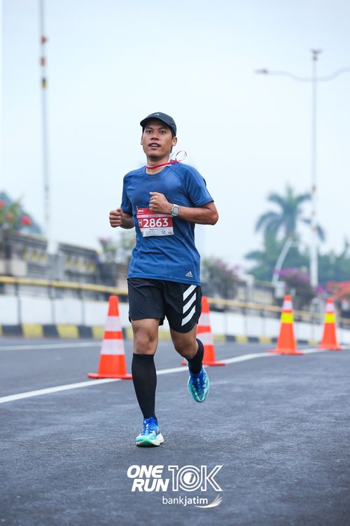 Race photo from ONE RUN 10 K