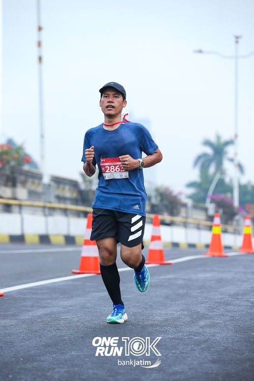 Race photo from ONE RUN 10 K