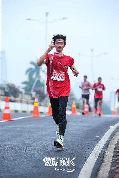 Race photo from ONE RUN 10 K