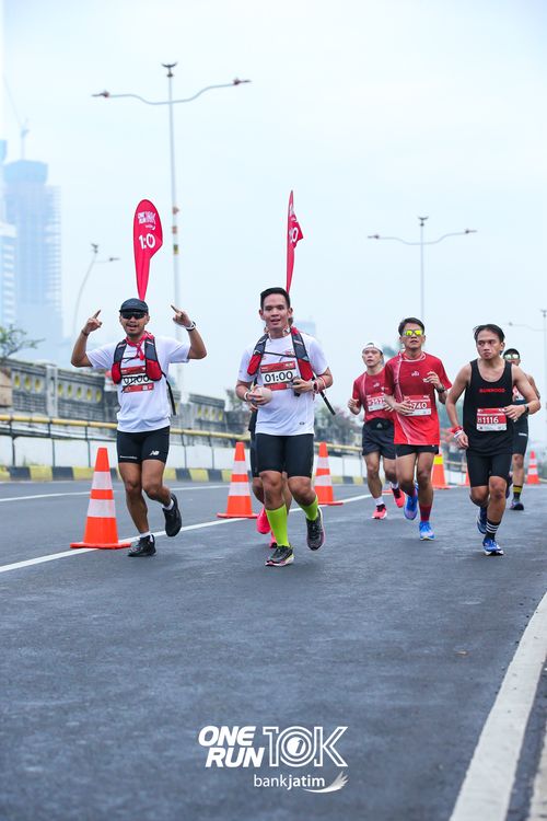 Race photo from ONE RUN 10 K