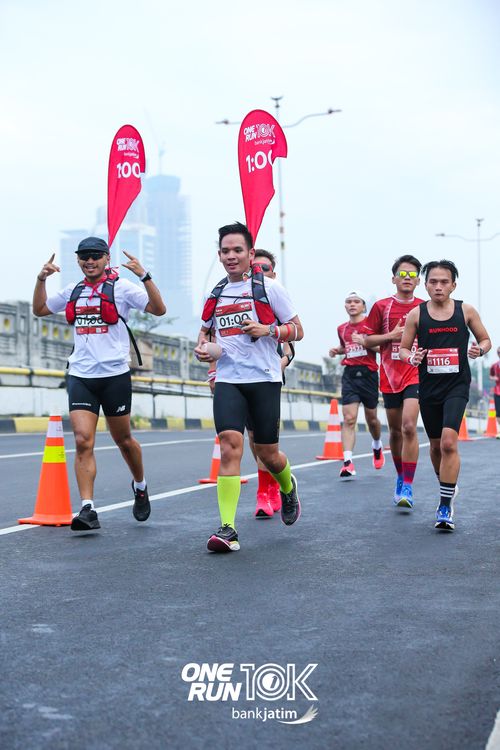Race photo from ONE RUN 10 K