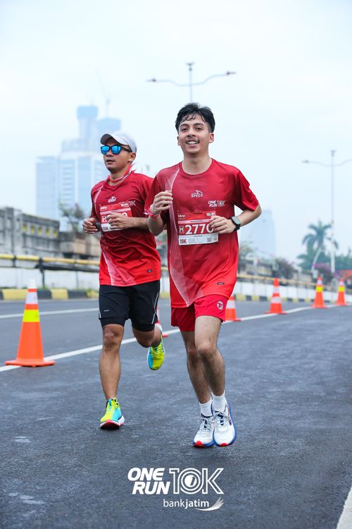Race photo from ONE RUN 10 K