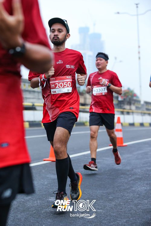 Race photo from ONE RUN 10 K