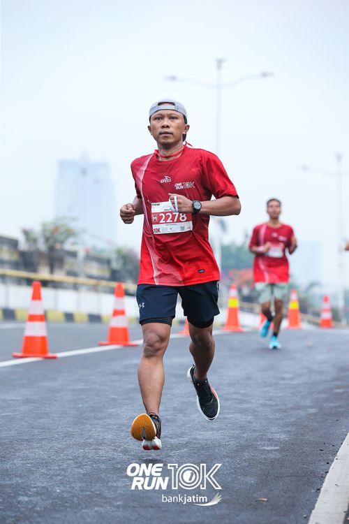 Race photo from ONE RUN 10 K