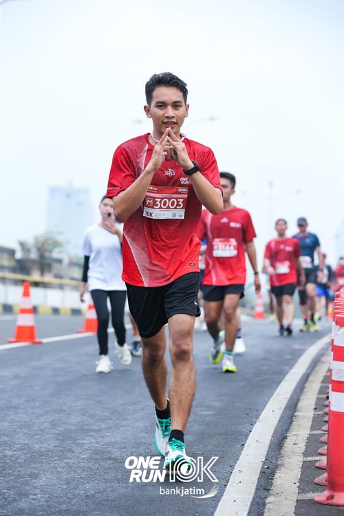 Race photo from ONE RUN 10 K