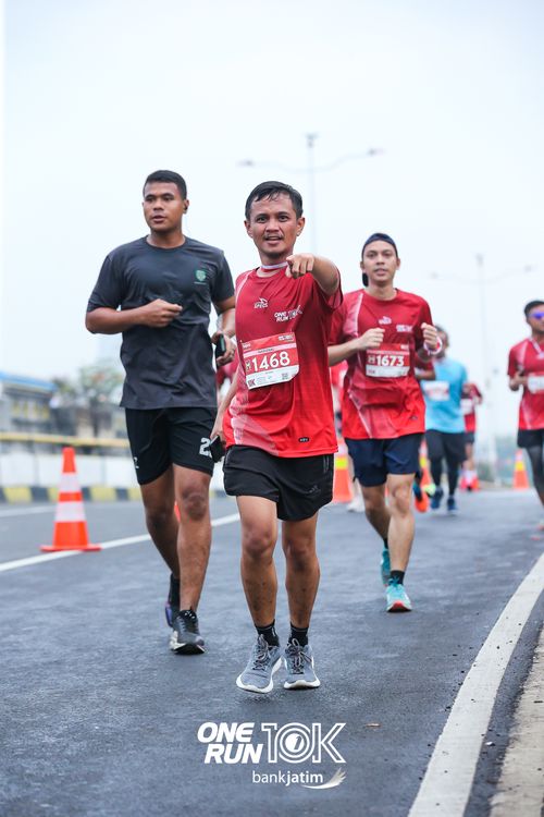 Race photo from ONE RUN 10 K