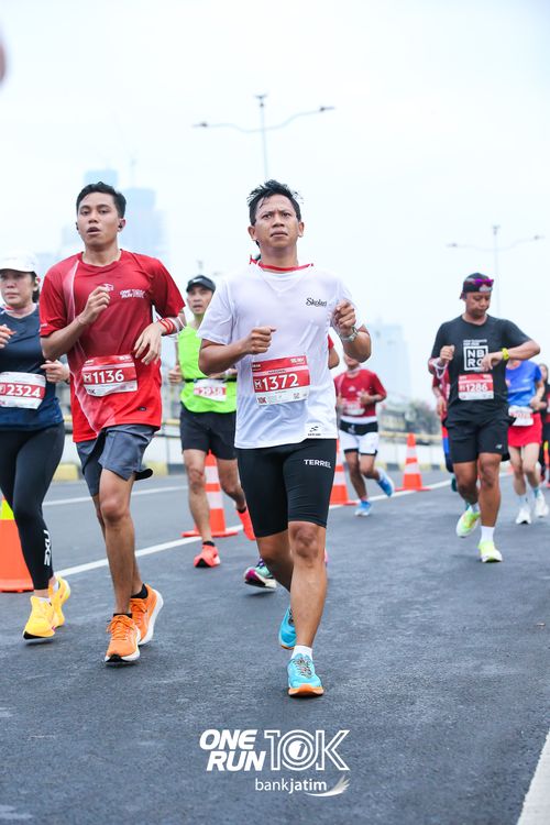 Race photo from ONE RUN 10 K