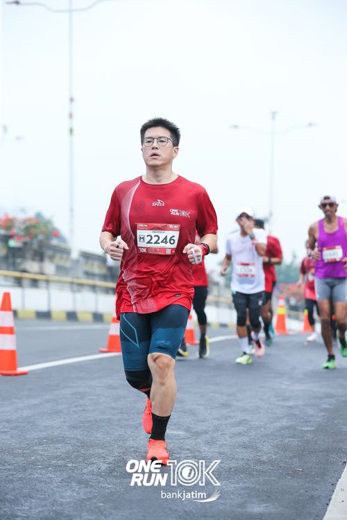 Race photo from ONE RUN 10 K