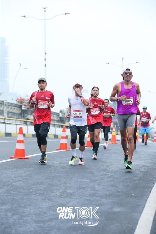 Race photo from ONE RUN 10 K