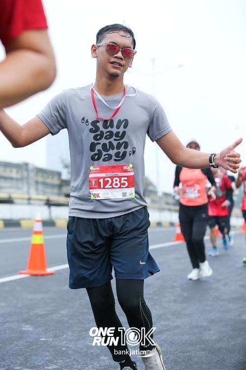 Race photo from ONE RUN 10 K