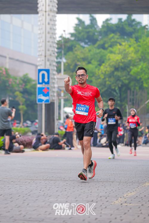 Race photo from ONE RUN 10K 2025