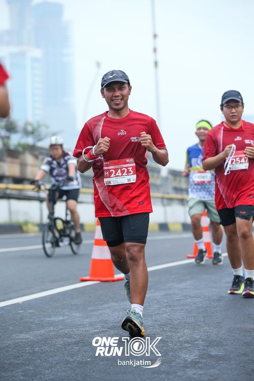 Race photo from ONE RUN 10 K