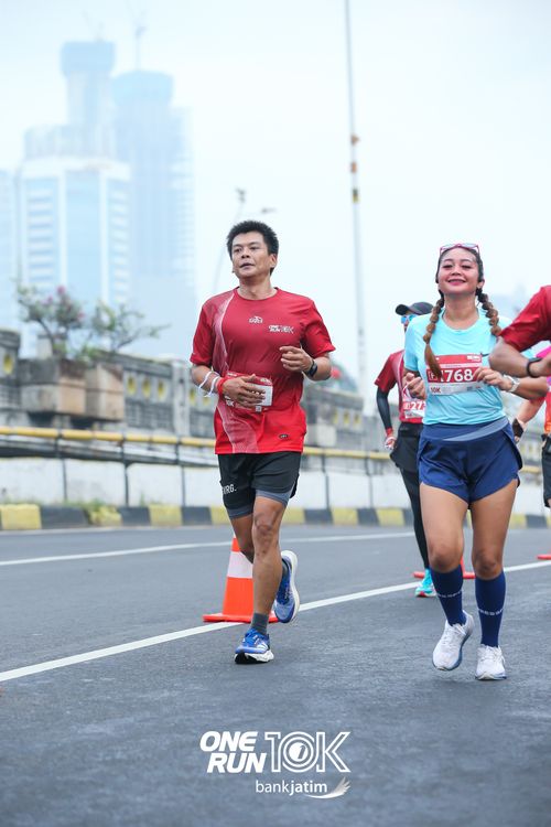 Race photo from ONE RUN 10 K
